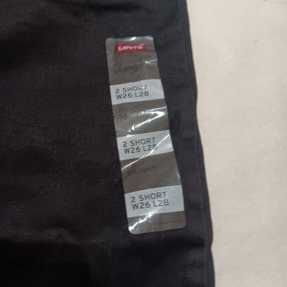 Levi's Women's 711 Skinny Jeans 8611350 - 2 Short - Soft Black Size 26x28 - Picture 4 of 7